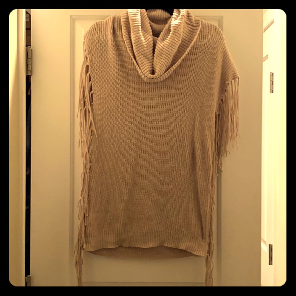 Short sleeve turtle neck sweater